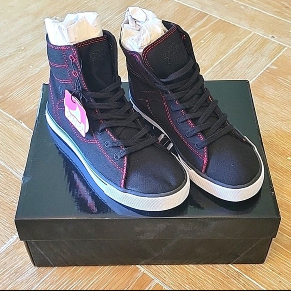 NWT Pastry “Cassatta” high top sneaker in black and red size 5.5.